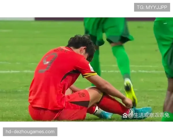 塞维利亚对阵皇社，上半场补时阶段因球员受伤中断长达五分钟