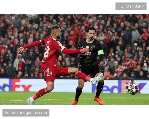 克瓦拉茨赫利亚突入禁区连过两人推射空门，巴黎圣日耳曼2-0领先利物浦